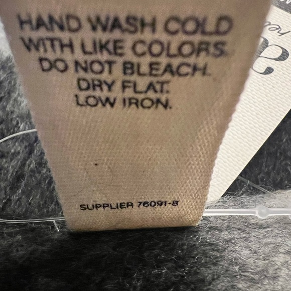 New ANA ladies 100% polyester scarf from a smoke free home - Picture 6 of 6